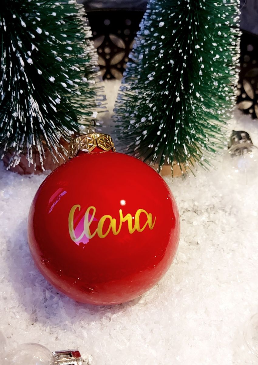 individuelle Weihnachtskugel - Glas rot mit goldener Schrift  (Durchmesser 6 cm)